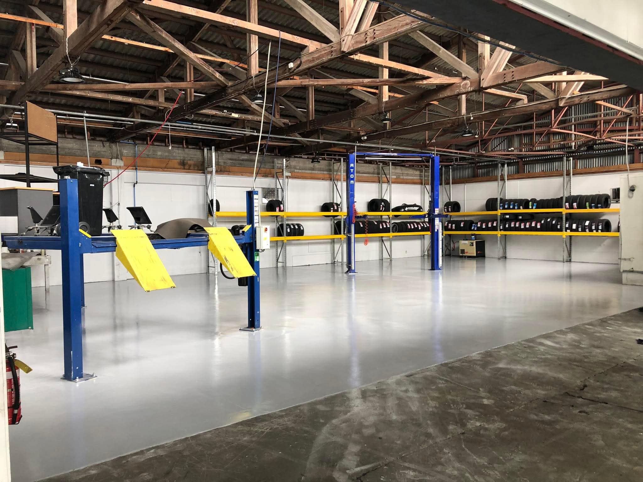 900m² Industrial Floor – Water-Based Epoxy