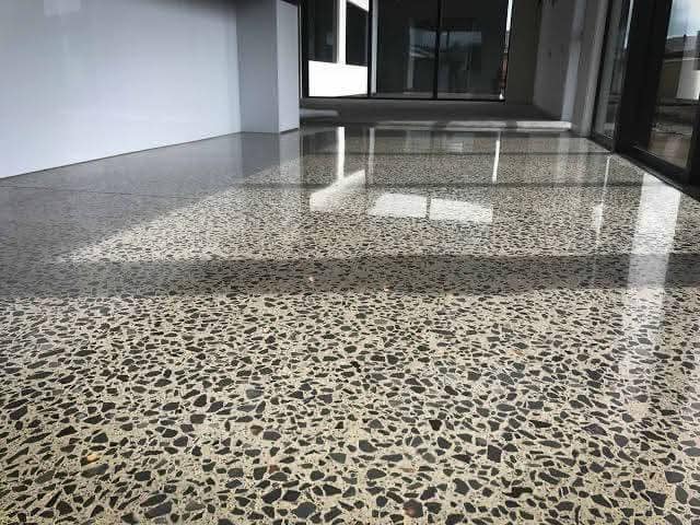 Polished Concrete Hallway – Full Exposure, High Gloss