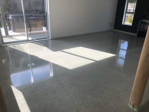 Polished Concrete with Deck Reflection – Light-Medium Exposure, High Gloss